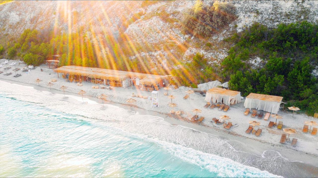 Lighthouse Golf & Spa Hotel Baltsjik Eksteriør bilde The beach of the hotel