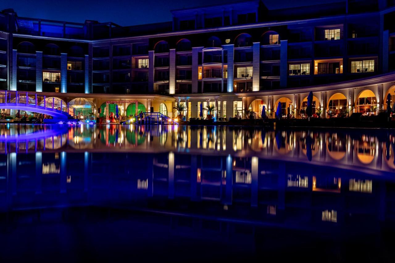 Lighthouse Golf & Spa Hotel Baltsjik Eksteriør bilde The Atlantis Resort