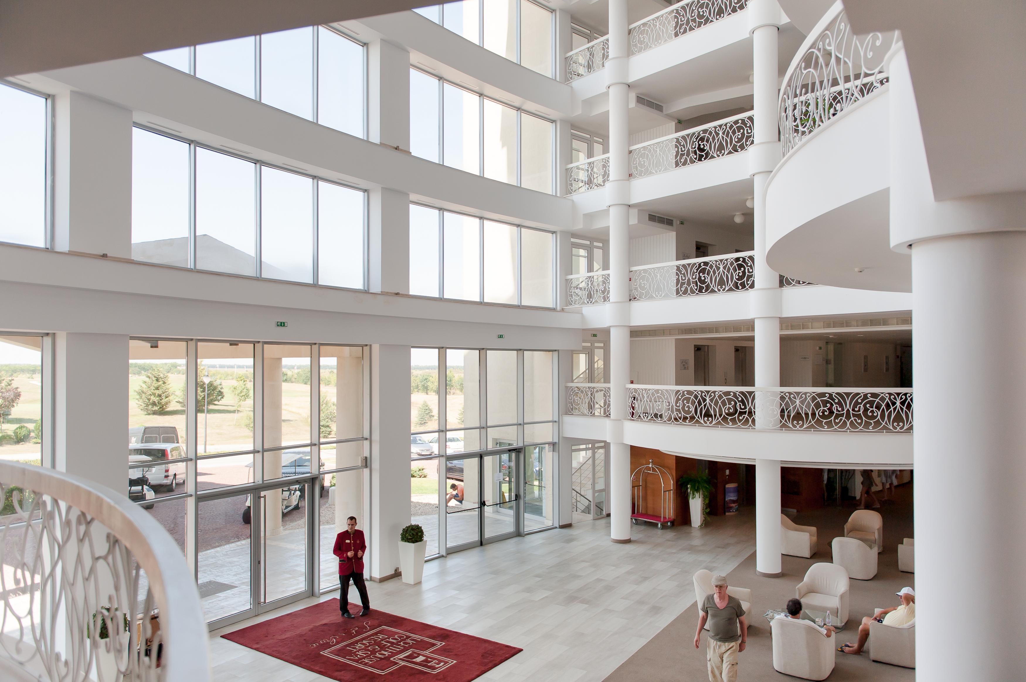 Lighthouse Golf & Spa Hotel Baltsjik Eksteriør bilde Lobby of the hotel