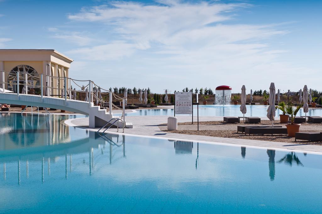Lighthouse Golf & Spa Hotel Baltsjik Eksteriør bilde The Blue Lagoon