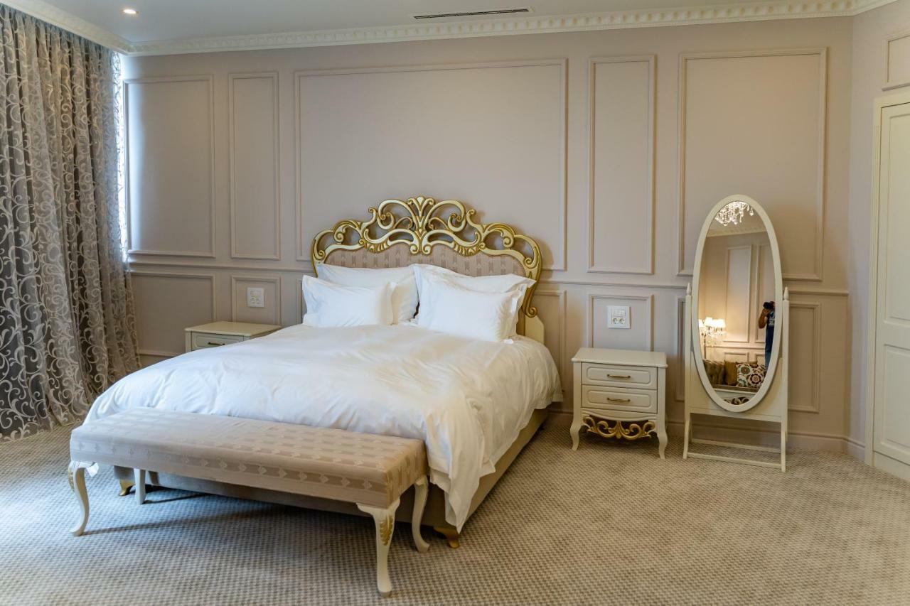 Lighthouse Golf & Spa Hotel Baltsjik Eksteriør bilde A bedroom